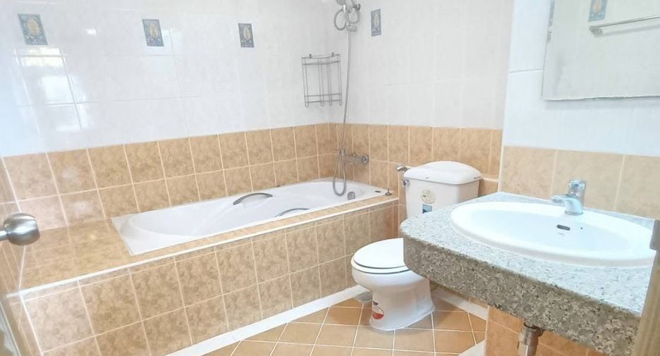 For sale and for rent 2 bedrooms condo in Huai Khwang, Bangkok