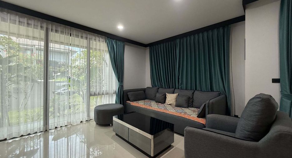 For rent 4 bedrooms house in Bang Kapi, Bangkok