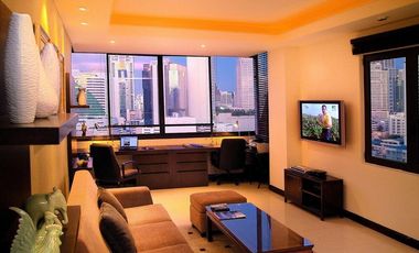 For rent 2 bedrooms condo in Khlong Toei, Bangkok