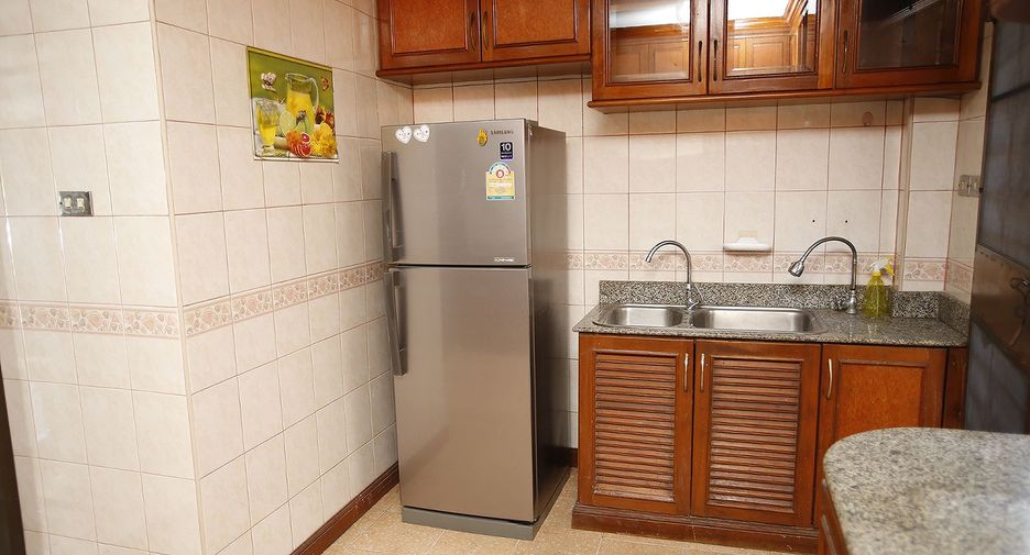 For rent 3 bedrooms house in Khan Na Yao, Bangkok