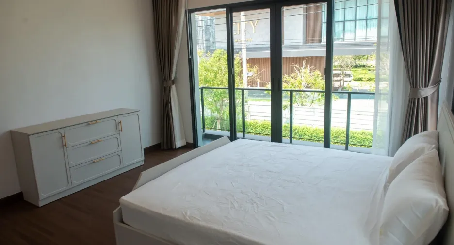For rent 5 ベッドルーム house in Bang Phli, Samut Prakan