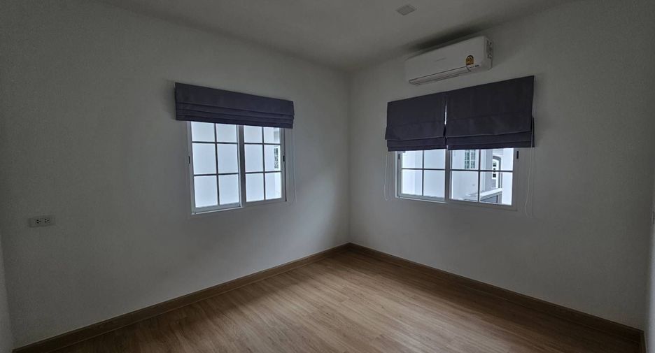 For rent 4 bedrooms house in Mueang Samut Prakan, Samut Prakan