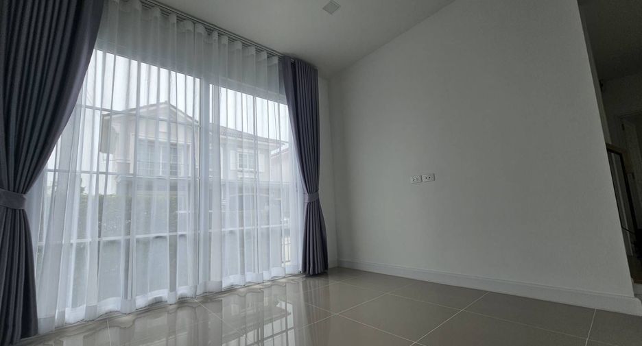 For rent 4 bedrooms house in Mueang Samut Prakan, Samut Prakan