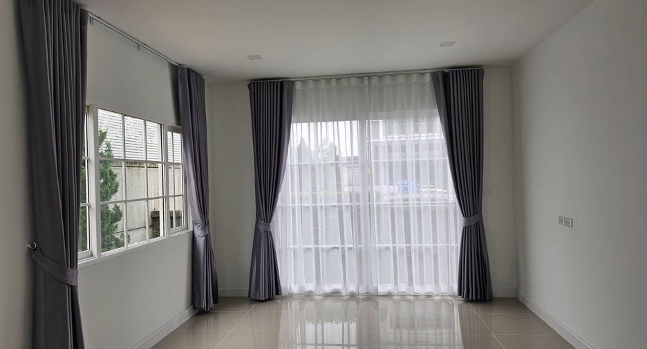 For rent 4 bedrooms house in Mueang Samut Prakan, Samut Prakan