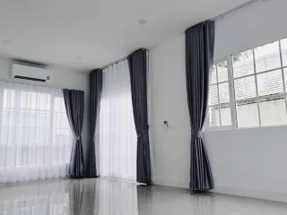 出租 4 卧室 独立屋 在 Mueang Samut Prakan, Samut Prakan