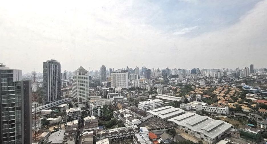 Condo en alquiler de 1 habitaciones en Khlong Toei, Bangkok