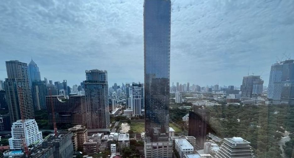 For rent 4 bedrooms condo in Pathum Wan, Bangkok