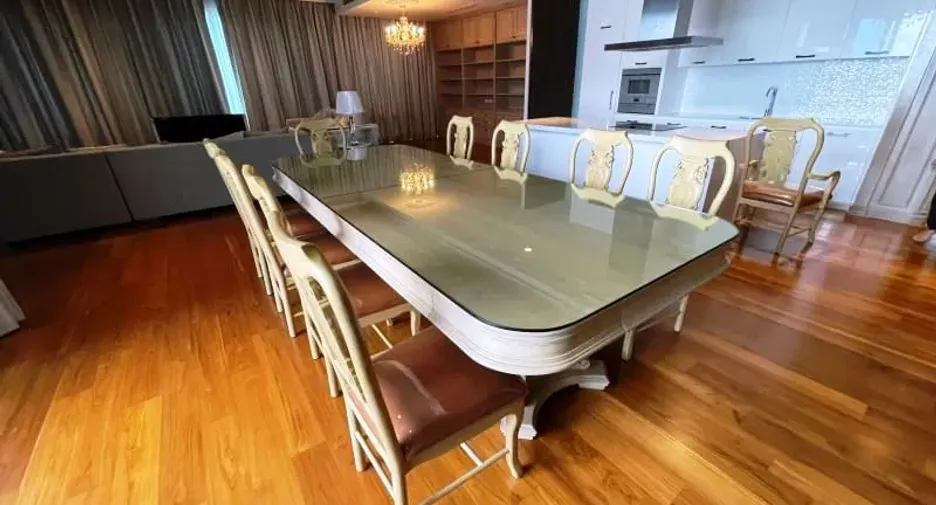 For rent 4 bedrooms condo in Pathum Wan, Bangkok