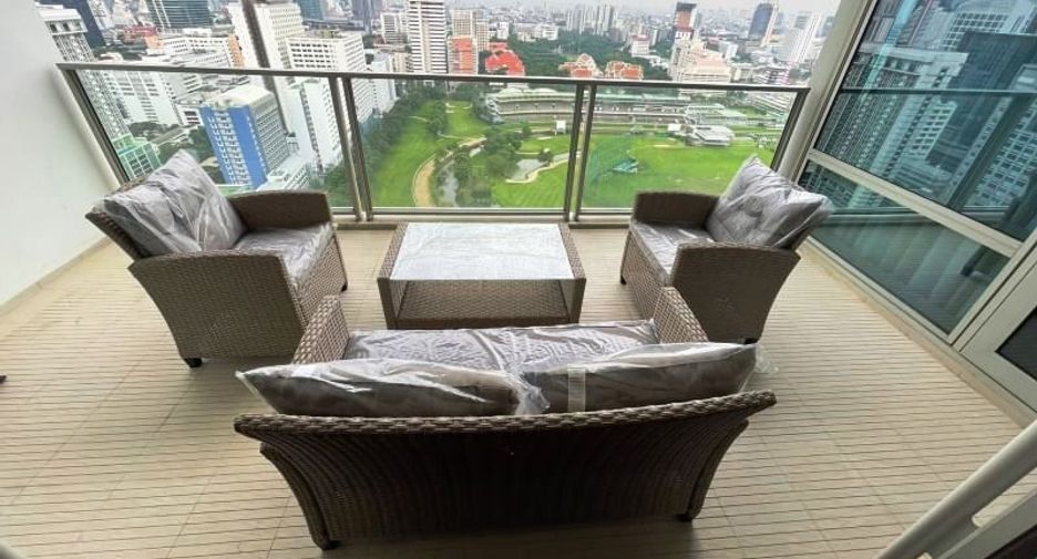 For rent 4 bedrooms condo in Pathum Wan, Bangkok