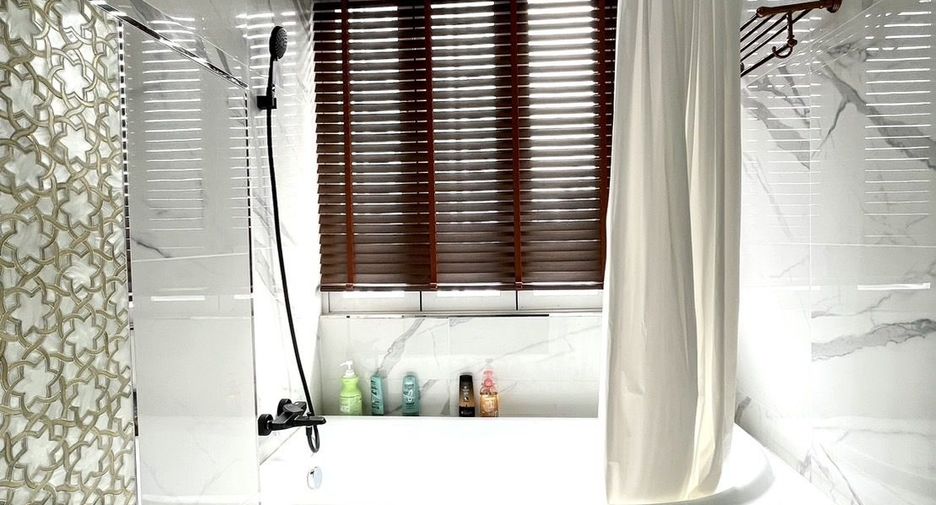 For rent 3 bedrooms condo in Watthana, Bangkok