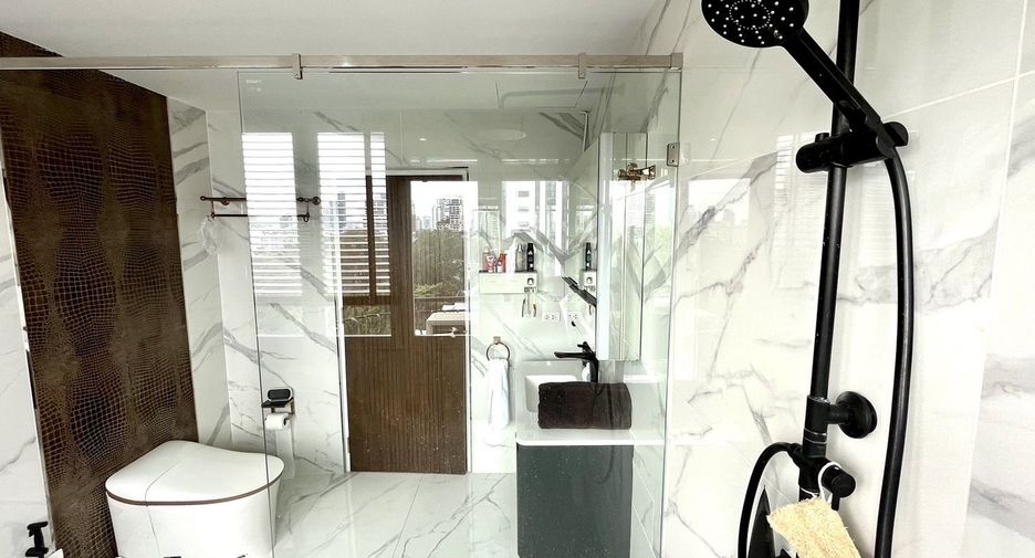 For rent 3 bedrooms condo in Watthana, Bangkok