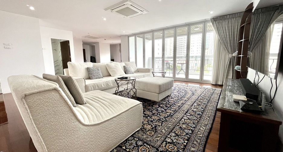 For rent 3 bedrooms condo in Watthana, Bangkok