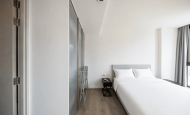 For sale 1 bed condo in Khlong Toei, Bangkok
