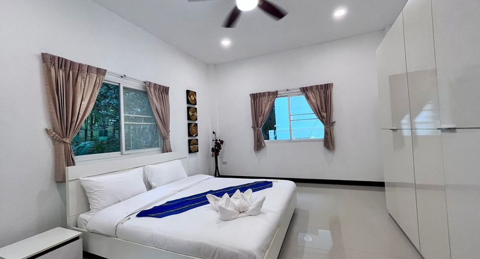 For rent 2 bedrooms condo in Mueang Phuket, Phuket