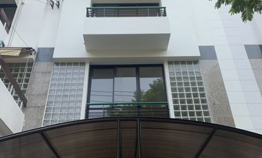 For sale and for rent 3 bedrooms townhouse in Watthana, Bangkok