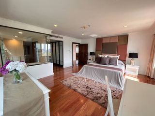 For rent 4 bedrooms condo in Khlong Toei, Bangkok