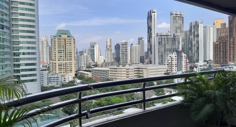 For rent 4 ベッドルーム condo in Khlong Toei, Bangkok