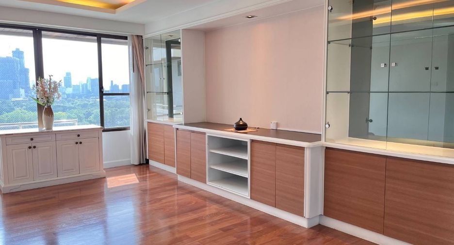 For rent 4 ベッドルーム condo in Khlong Toei, Bangkok