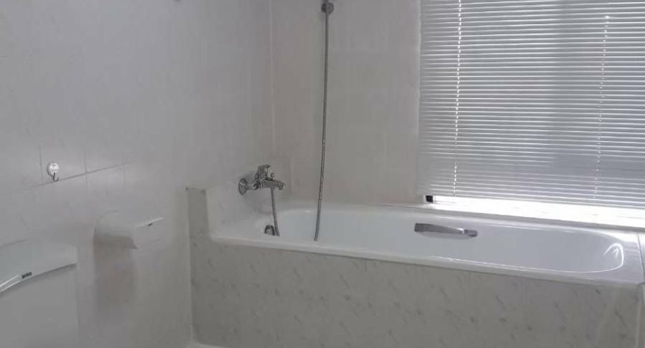 For rent 3 bedrooms apartment in Pathum Wan, Bangkok