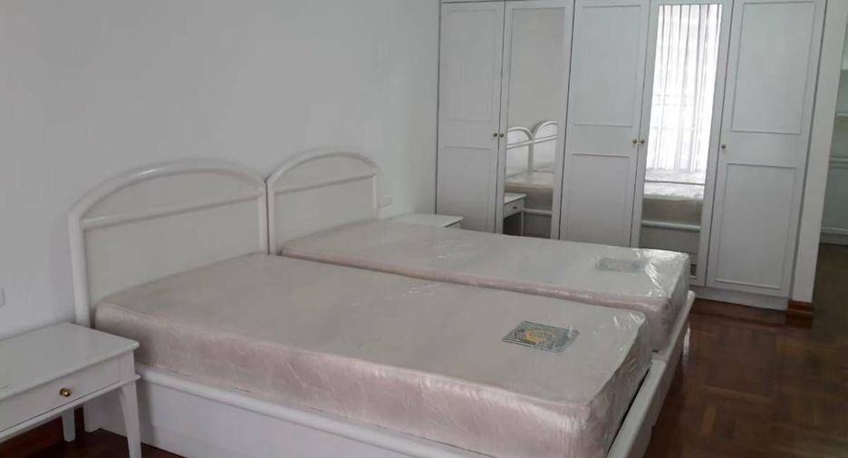 For rent 3 bedrooms apartment in Pathum Wan, Bangkok