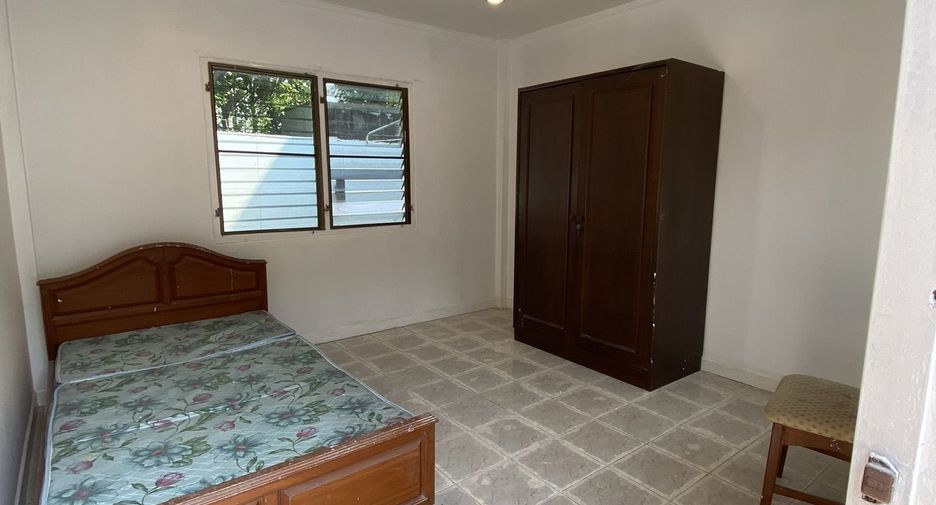 For rent 5 bedrooms house in Suan Luang, Bangkok