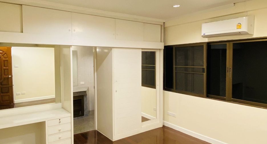 For rent 5 bedrooms house in Suan Luang, Bangkok