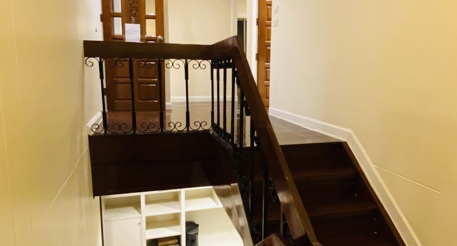 For rent 5 bedrooms house in Suan Luang, Bangkok