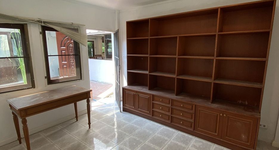 For rent 5 bedrooms house in Suan Luang, Bangkok