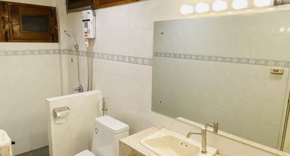 For rent 5 bedrooms house in Suan Luang, Bangkok