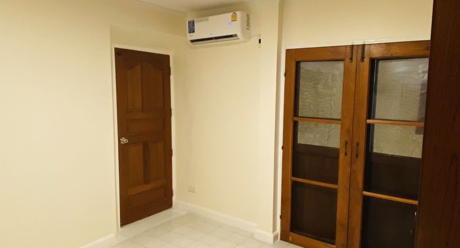 For rent 5 bedrooms house in Suan Luang, Bangkok