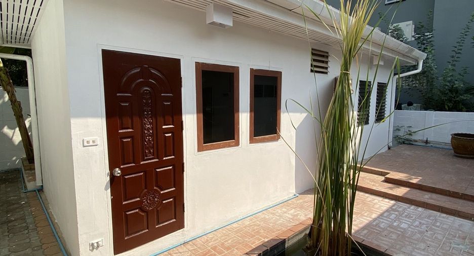 For rent 5 bedrooms house in Suan Luang, Bangkok