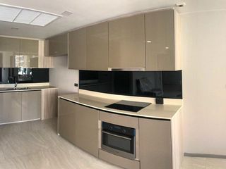 For sale 3 bedrooms condo in Watthana, Bangkok