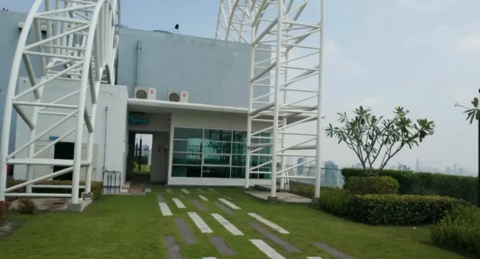 À vendre studio condo à Phasi Charoen, Bangkok