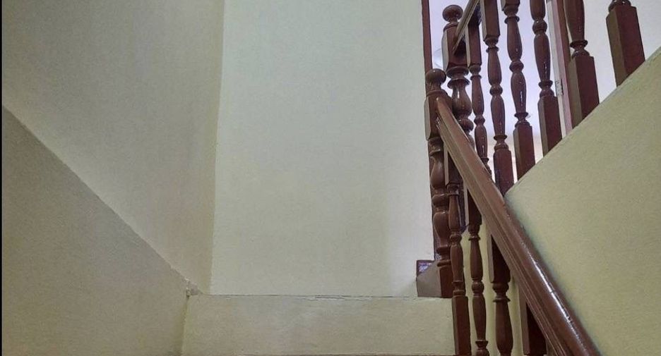 For rent 3 bedrooms townhouse in Bang Na, Bangkok