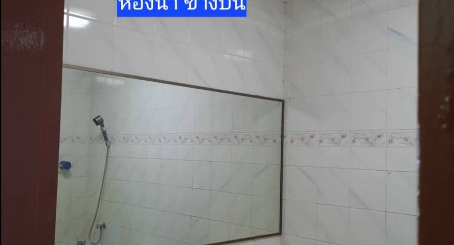 For rent 3 bedrooms townhouse in Bang Na, Bangkok