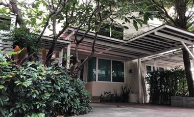 For rent 4 bedrooms house in Watthana, Bangkok