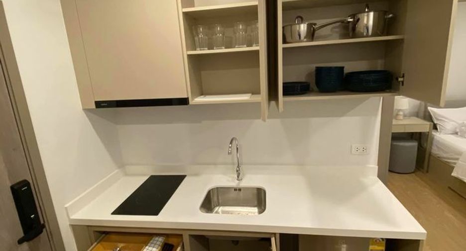 For rent and for sale 1 bed condo in Watthana, Bangkok