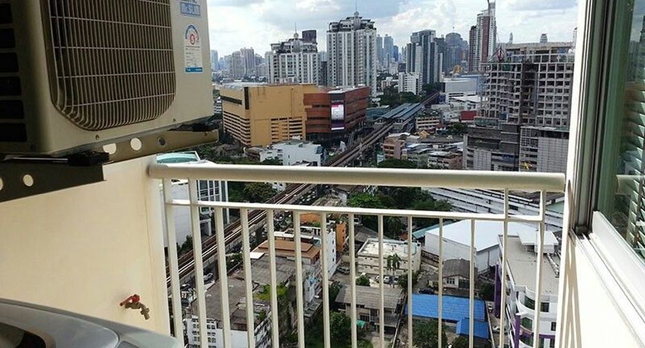 For sale 1 bed condo in Khlong Toei, Bangkok