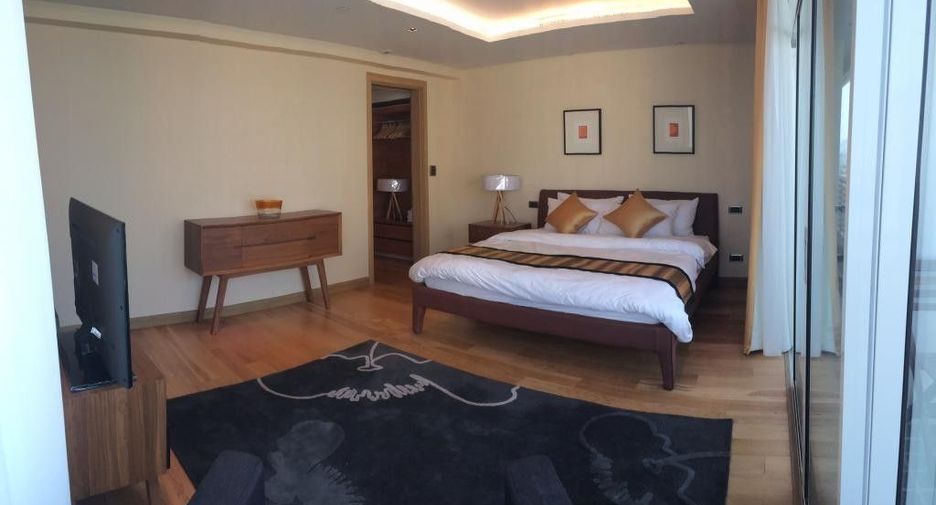 For rent 3 bedrooms condo in Phaya Thai, Bangkok