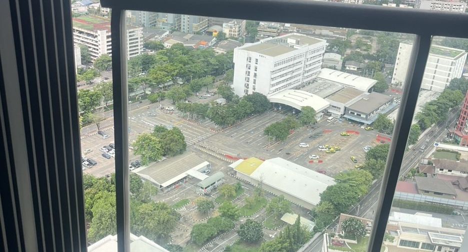 For rent 1 bed condo in Phaya Thai, Bangkok