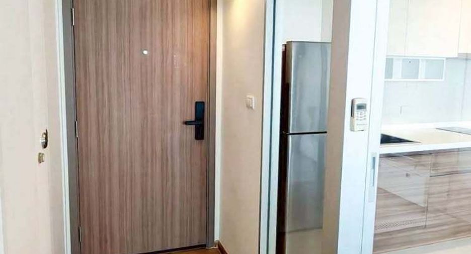 À louer 2 chambres condo à Yan Nawa, Bangkok