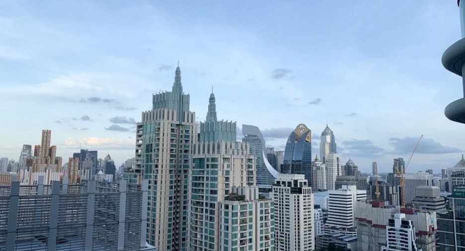 For rent 1 bed condo in Pathum Wan, Bangkok