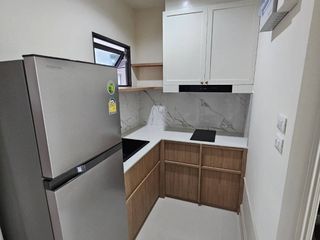 For rent 3 bedrooms townhouse in Saphan Sung, Bangkok