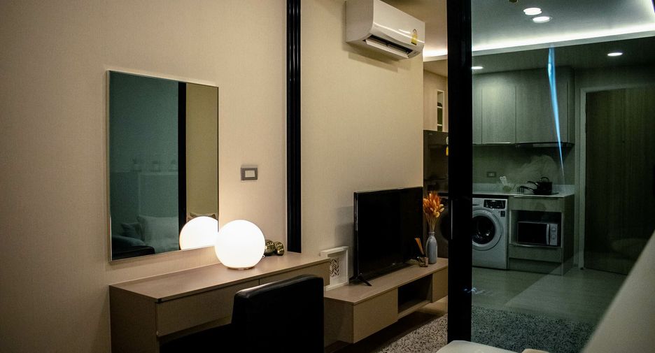 For sale 1 bed condo in Khlong Toei, Bangkok