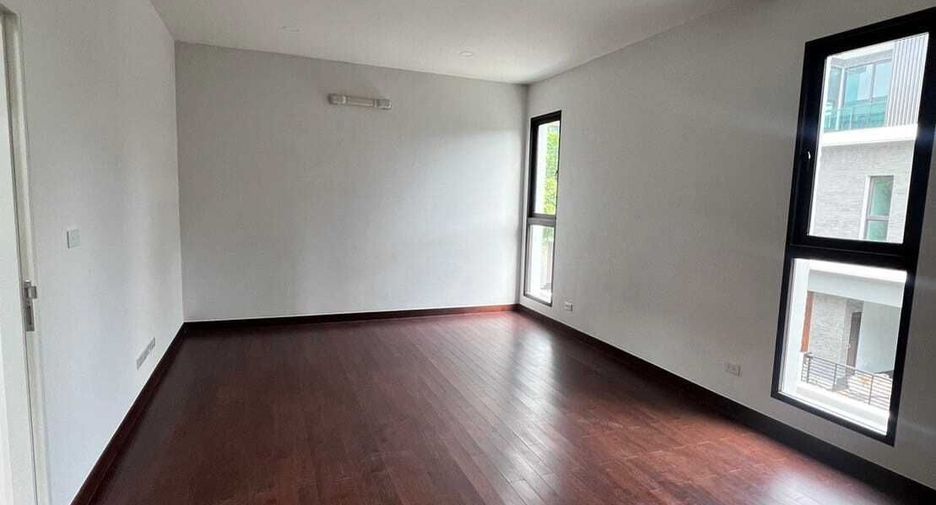 For rent 4 bedrooms house in Wang Thonglang, Bangkok