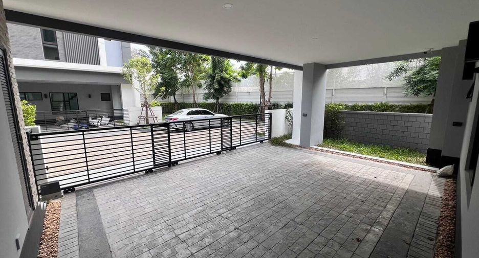 For rent 4 bedrooms house in Wang Thonglang, Bangkok