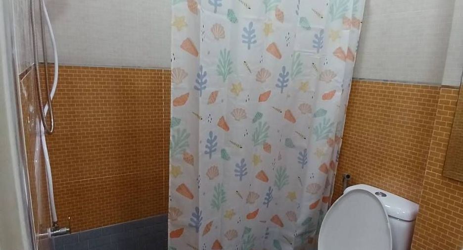 Reihenhaus zur Miete mit 2 Zimmer in Phra Khanong, Bangkok