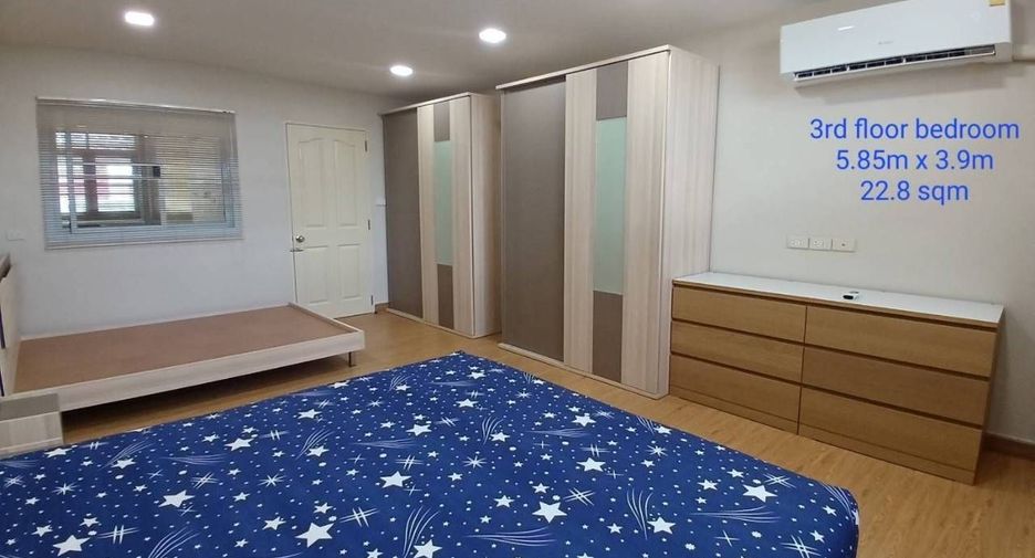Reihenhaus zur Miete mit 2 Zimmer in Phra Khanong, Bangkok