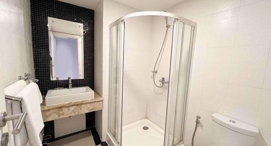 For rent 2 bedrooms condo in Mueang Phuket, Phuket