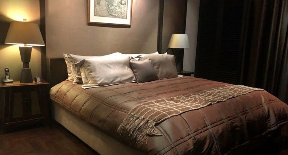 For sale 3 bedrooms condo in Watthana, Bangkok